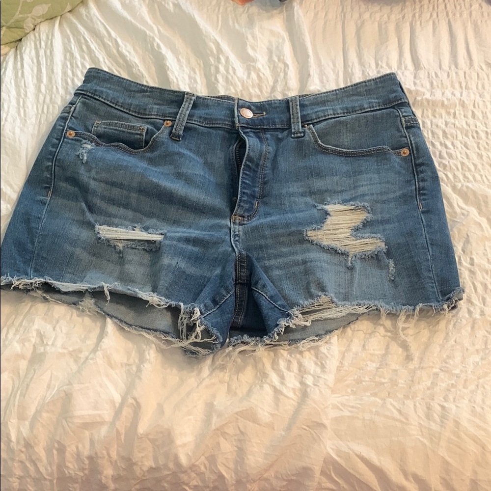 Universal Thread Blue Distressed Jean Shorts
High rise midi